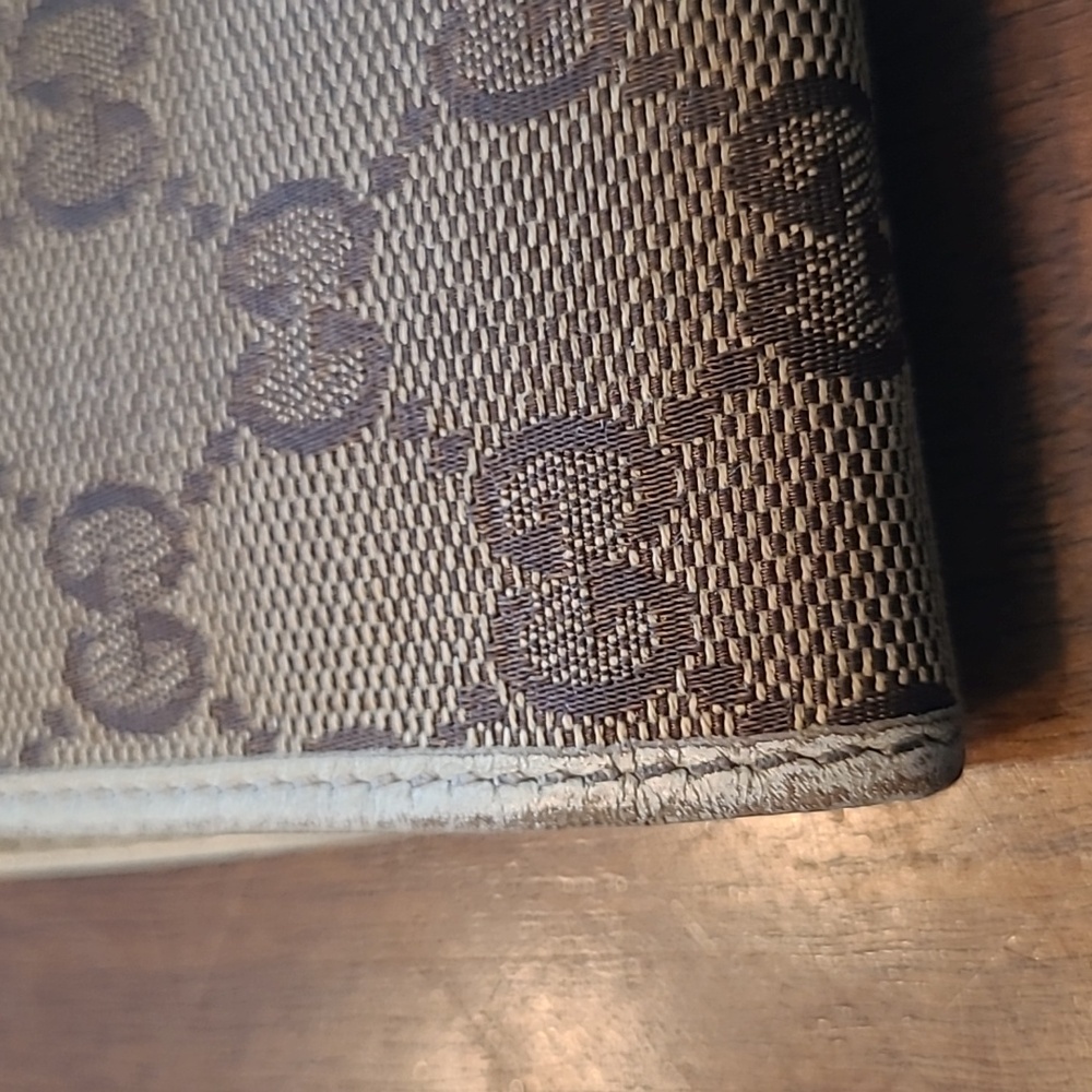 Gucci Bifold Monogram Snap Wallet - Picture 5 of 13